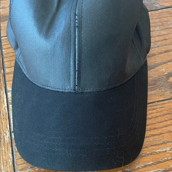 David and Young Black Two Tone Cap NWT - Picture 3 of 7